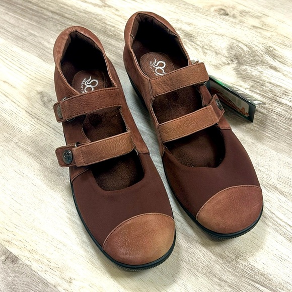 Gravity Defyer Mary Jane Shoes | Brown Two-Tone Leather Comfort Slip-On | 10 NWT - Picture 10 of 13